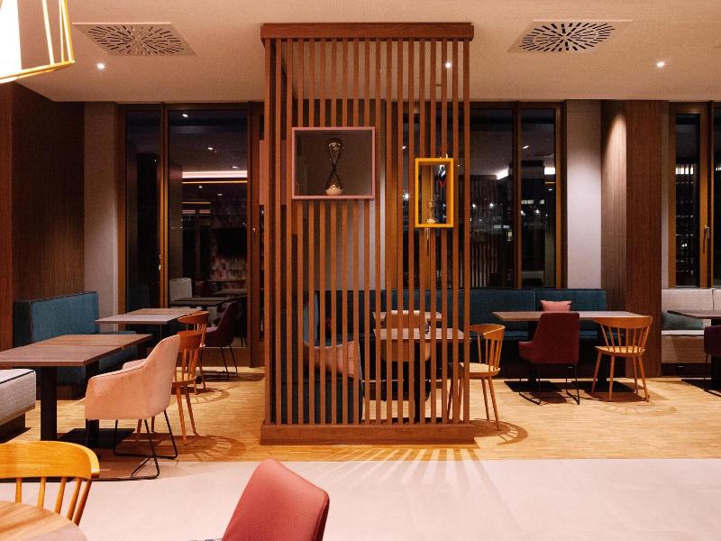 Hampton By Hilton Stuttgart Airport image