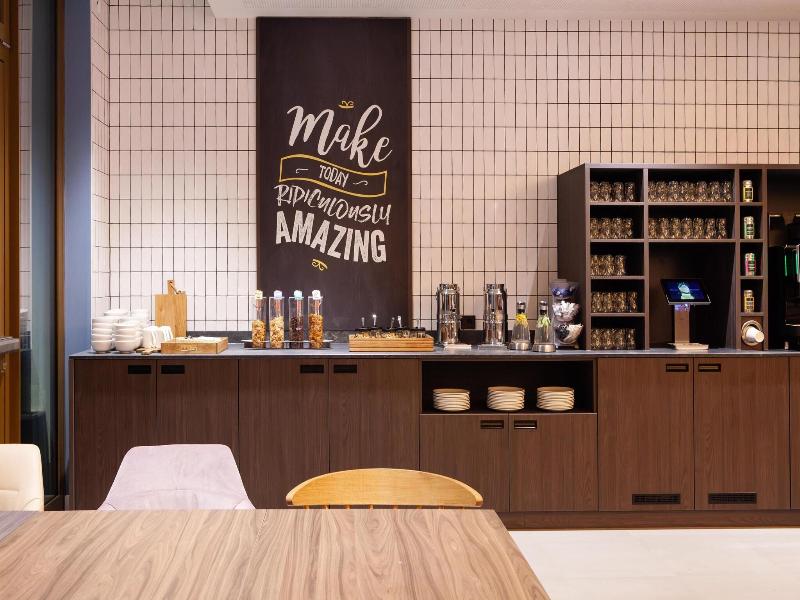 Hampton By Hilton Stuttgart Airport image