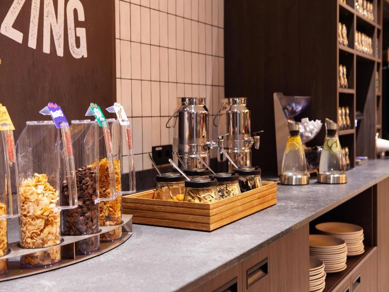 Hampton By Hilton Stuttgart Airport image