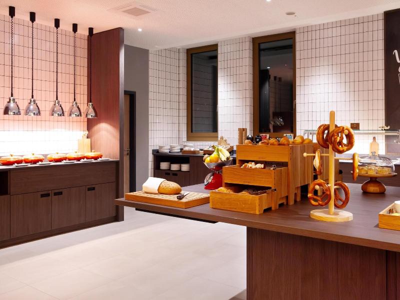 Hampton By Hilton Stuttgart Airport image