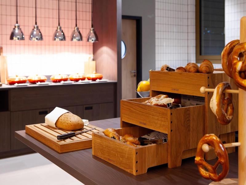 Hampton By Hilton Stuttgart Airport image