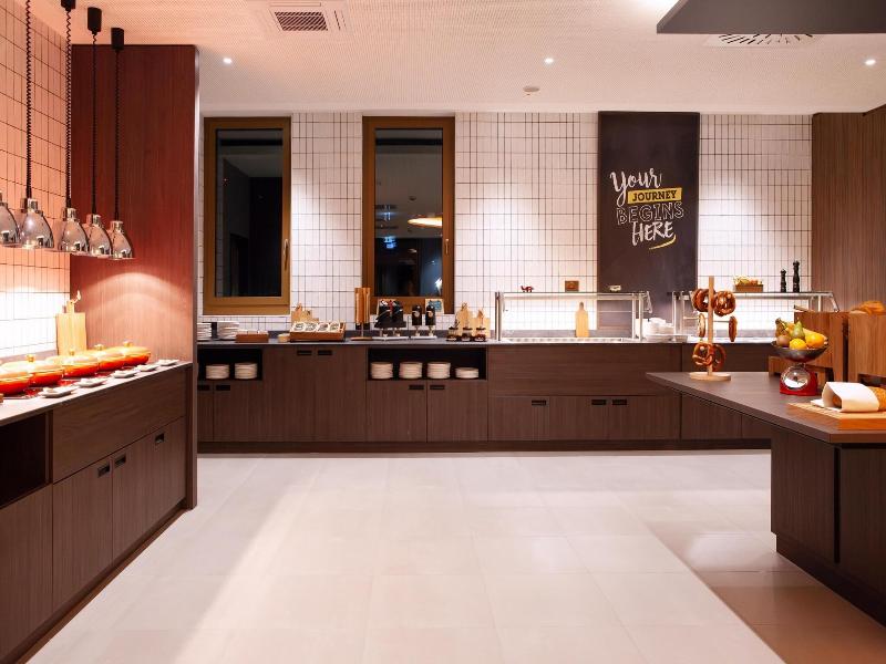 Hampton By Hilton Stuttgart Airport image