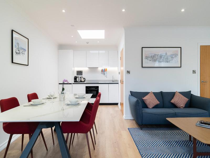 Premier Suites Edinburgh – Fountain Court image