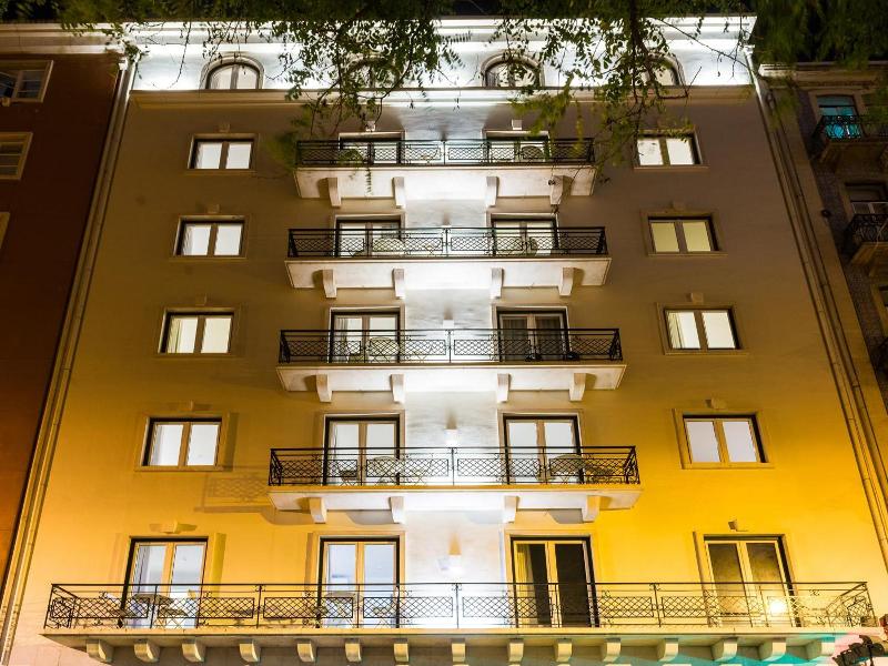 Lx51 Studios & Suites By Apt Iin image