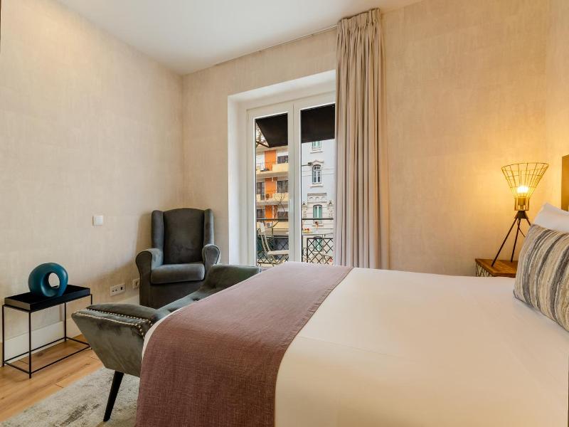 Lx51 Studios & Suites By Apt Iin image
