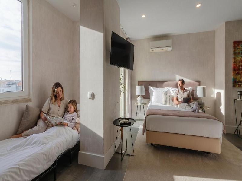 Lx51 Studios & Suites By Apt Iin image