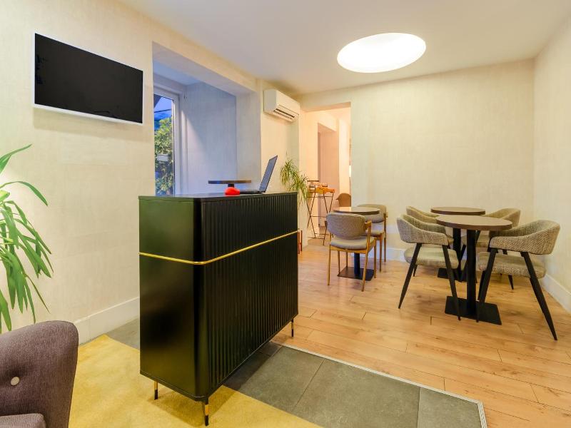 Lx51 Studios & Suites By Apt Iin image