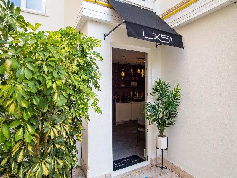 Lx51 Studios & Suites By Apt Iin image