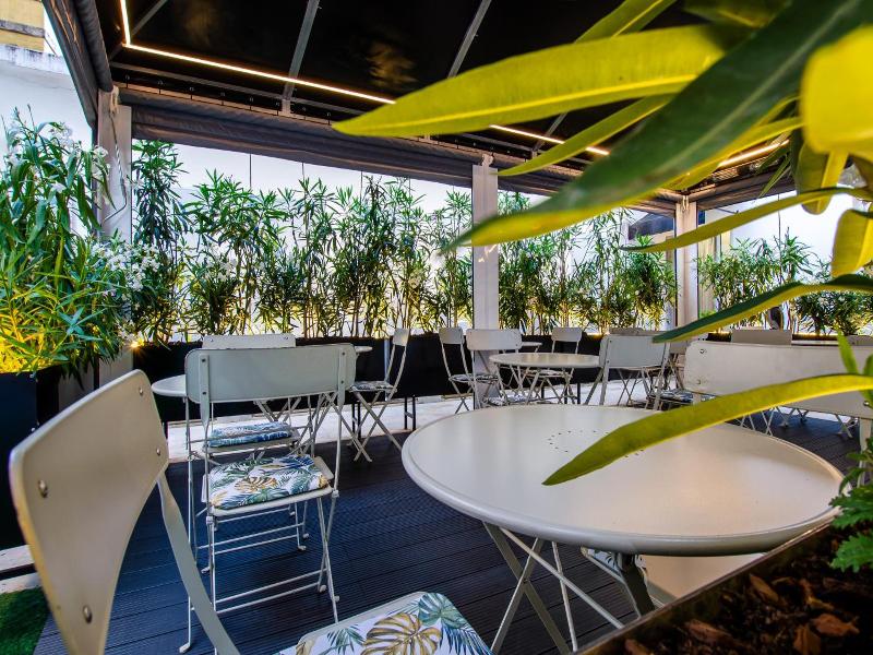 Lx51 Studios & Suites By Apt Iin image