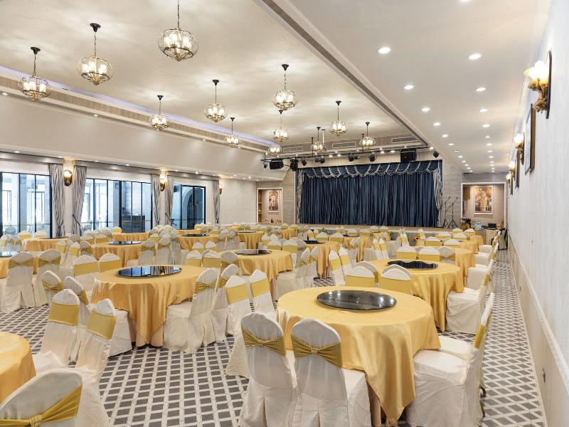 Le Erawan Hotel image