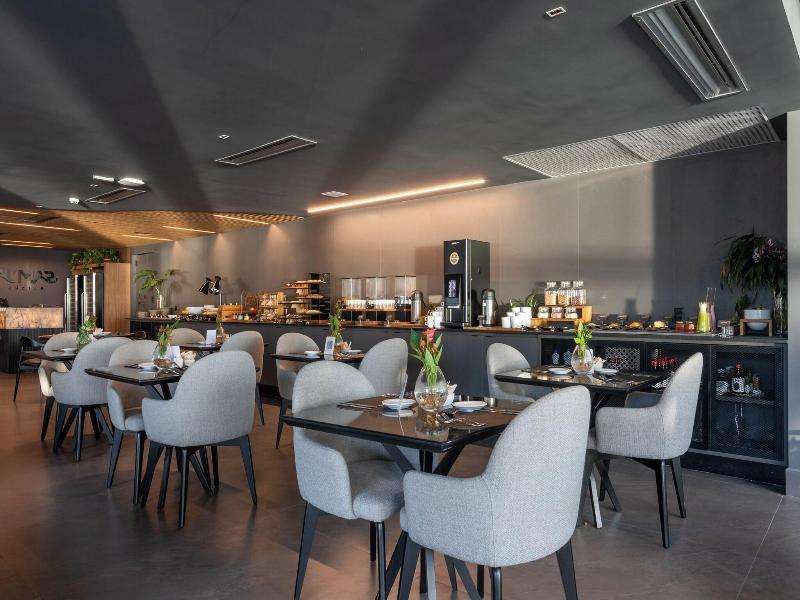 Icon Hotel By Welkom image