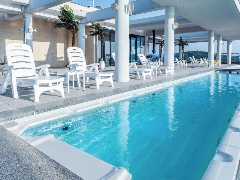 Dongho Beach Hotel