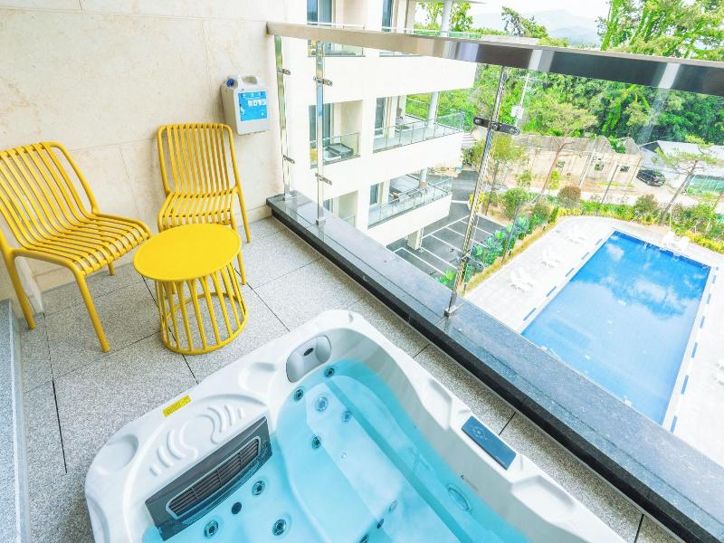 Dongho Beach Hotel
