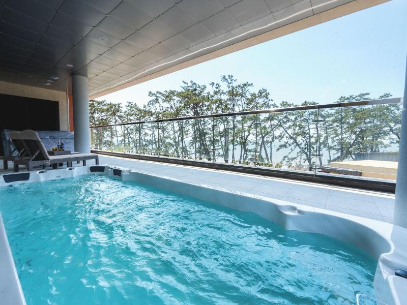 Dongho Beach Hotel