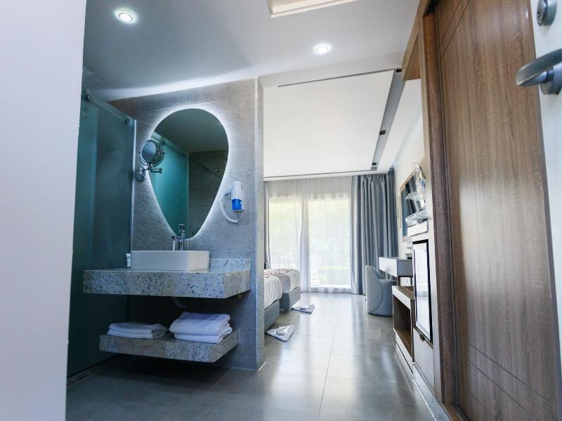 Hotel Titanic Beach Spa And Aqua Park image