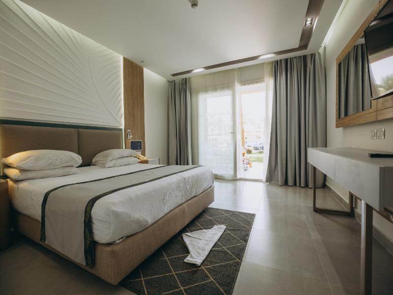 Hotel Titanic Beach Spa And Aqua Park image