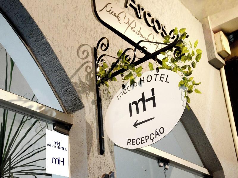 Metro Hotel
