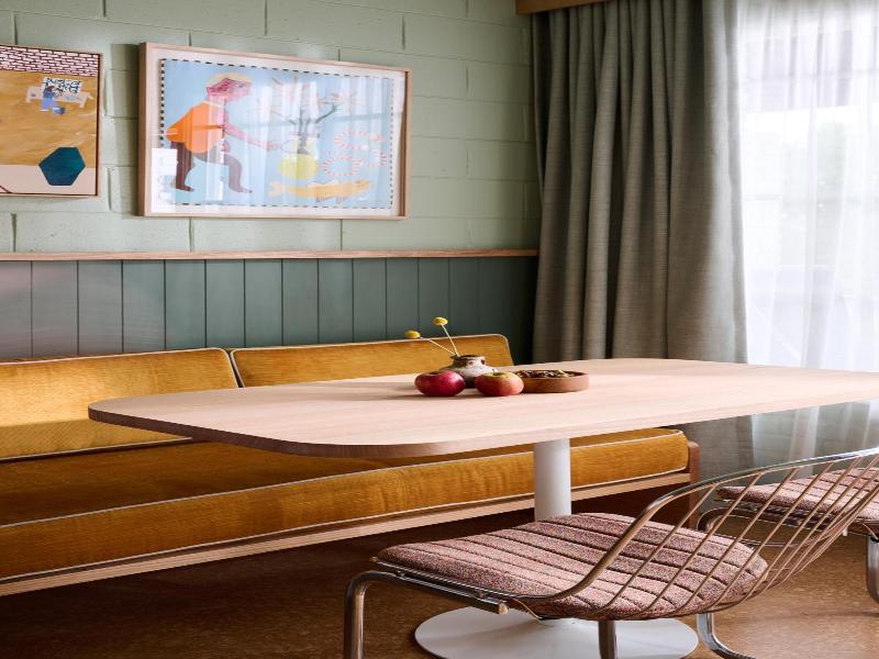 River Drive Motel image