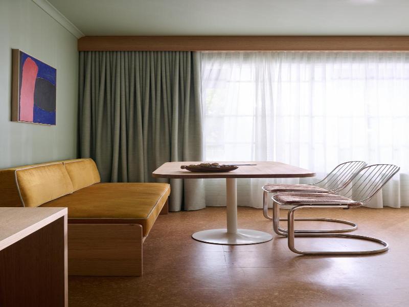 River Drive Motel image