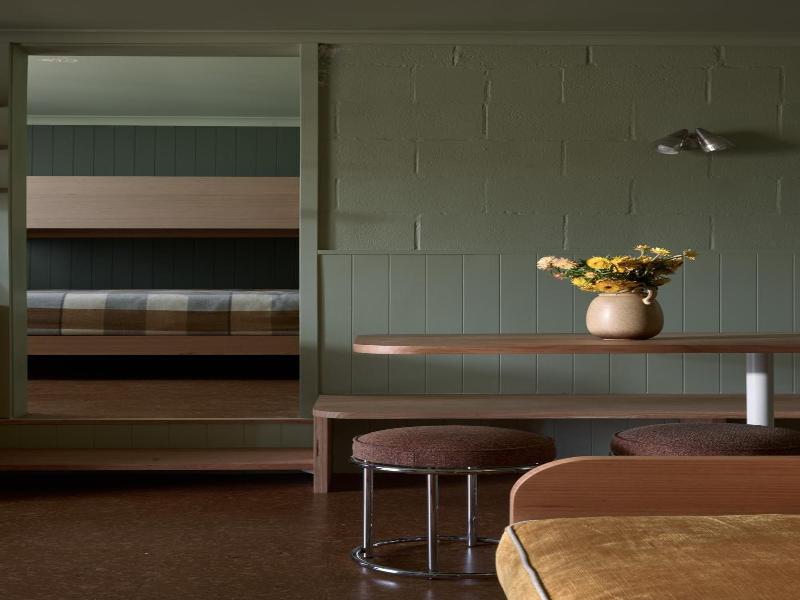 River Drive Motel image
