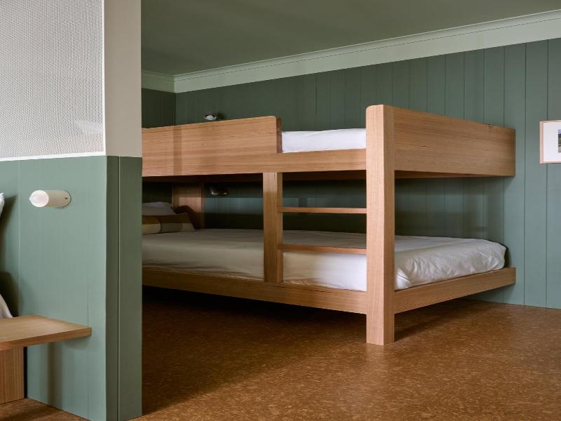 River Drive Motel image