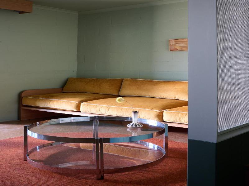 River Drive Motel image