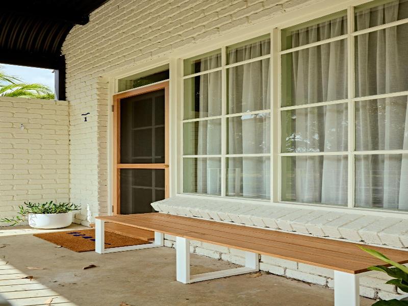 River Drive Motel image