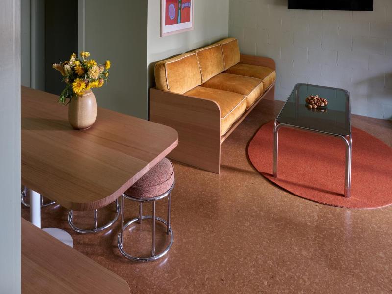 River Drive Motel image
