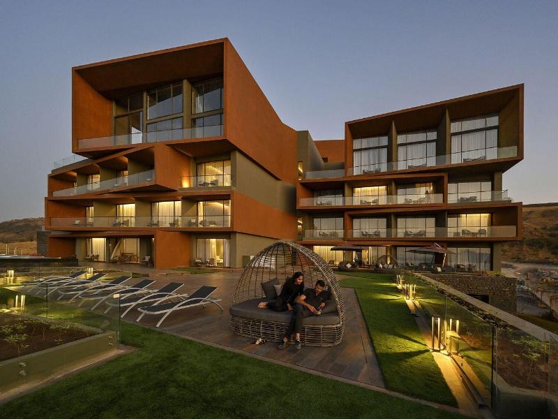 Aria Resort And Spa