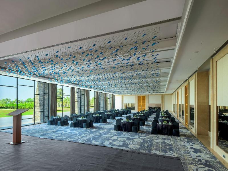 Aria Resort And Spa
