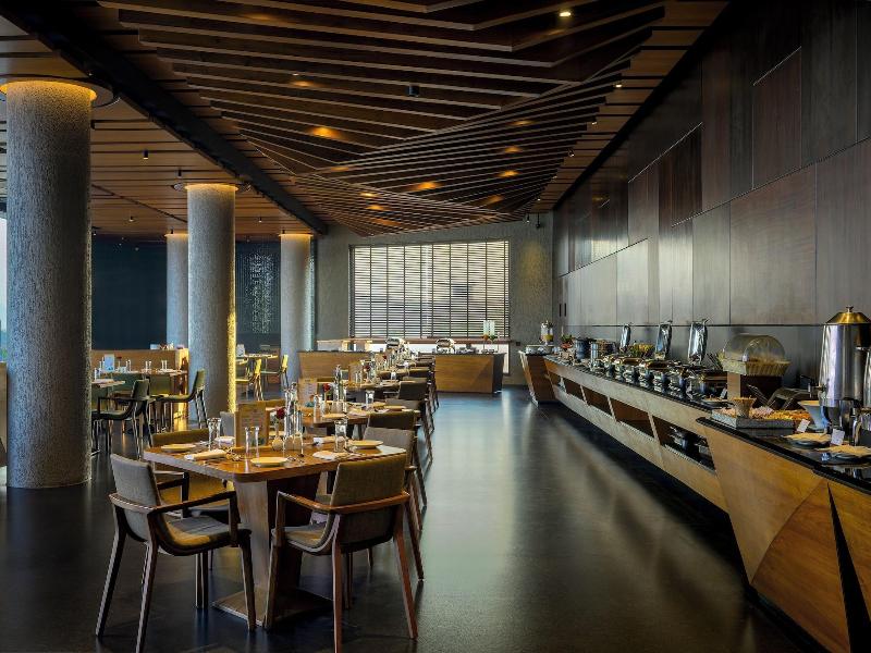 Aria Resort And Spa
