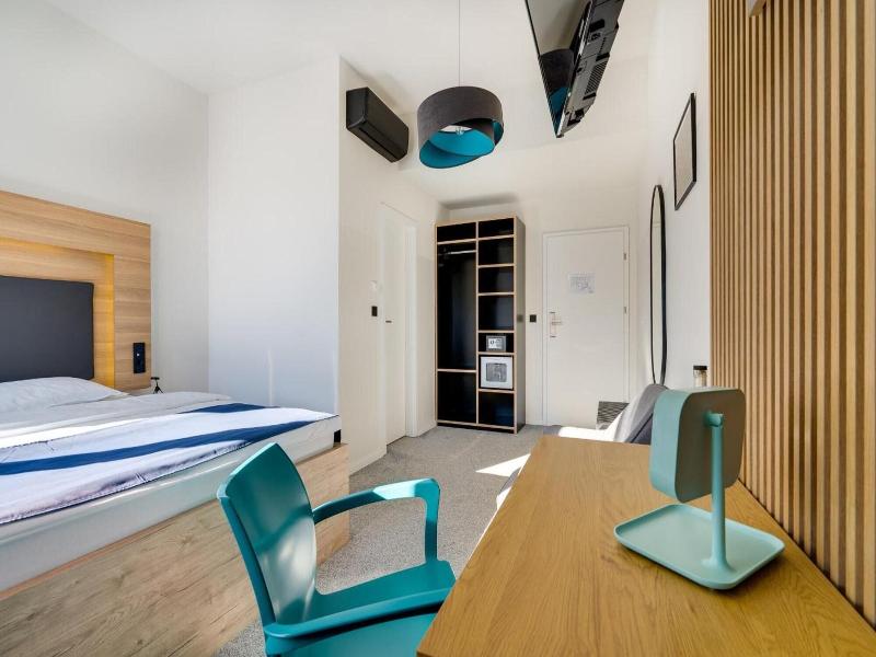 Bed And Breakfast Sky image