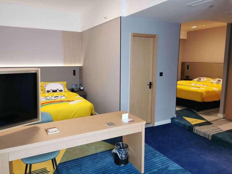 Ramada Encore By Wyndham Qingdao Shinan image
