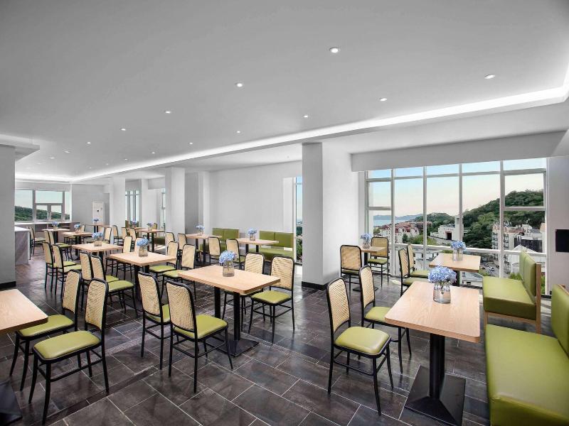 Ramada Encore By Wyndham Qingdao Shinan image