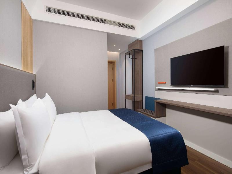 Ramada Encore By Wyndham Qingdao Shinan image