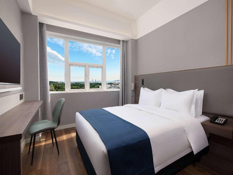 Ramada Encore By Wyndham Qingdao Shinan image