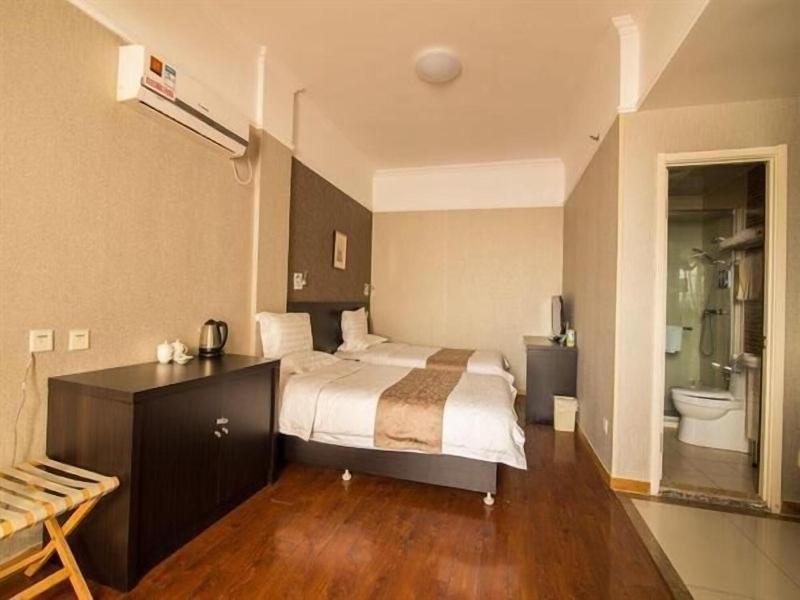Ramada Encore By Wyndham Qingdao Shinan image