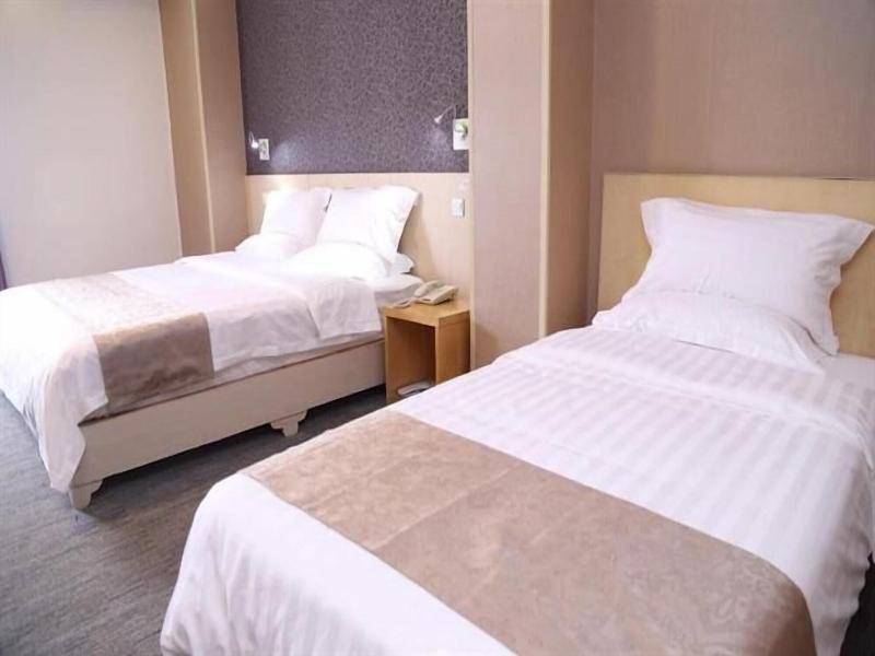 Ramada Encore By Wyndham Qingdao Shinan image