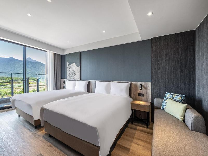 The Moment Hotel Hualien By Lakeshore image