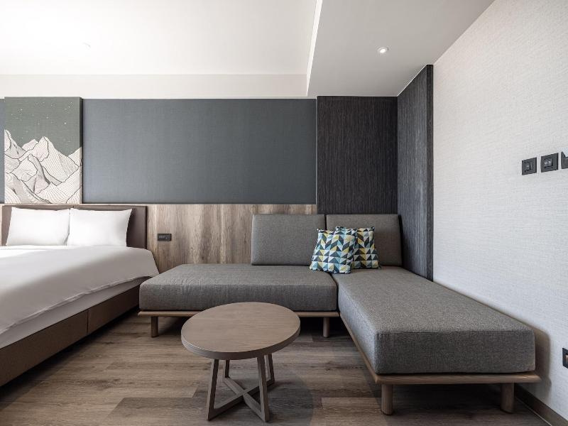 The Moment Hotel Hualien By Lakeshore image