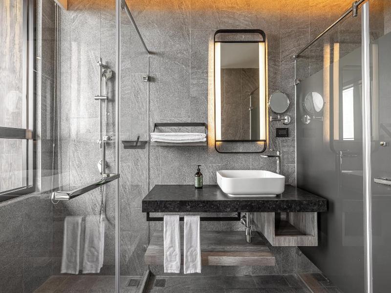 The Moment Hotel Hualien By Lakeshore image