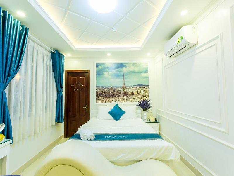 Venice Hotel image