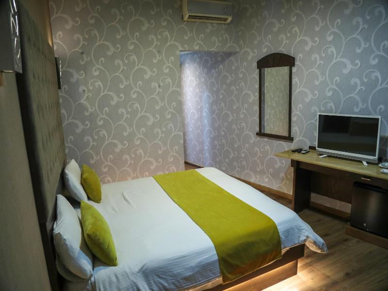 Eden Hotel image