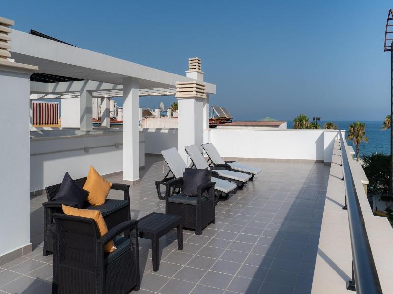 Hotel Perla Del Sur image