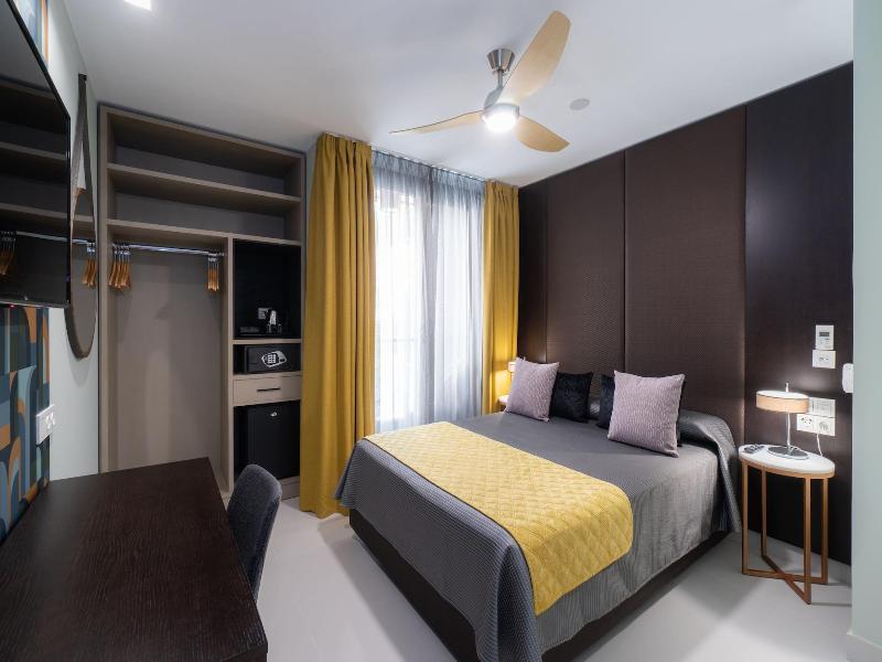 Hotel Perla Del Sur image