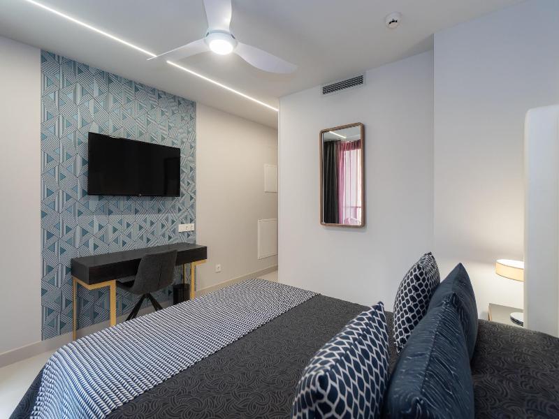 Hotel Perla Del Sur image