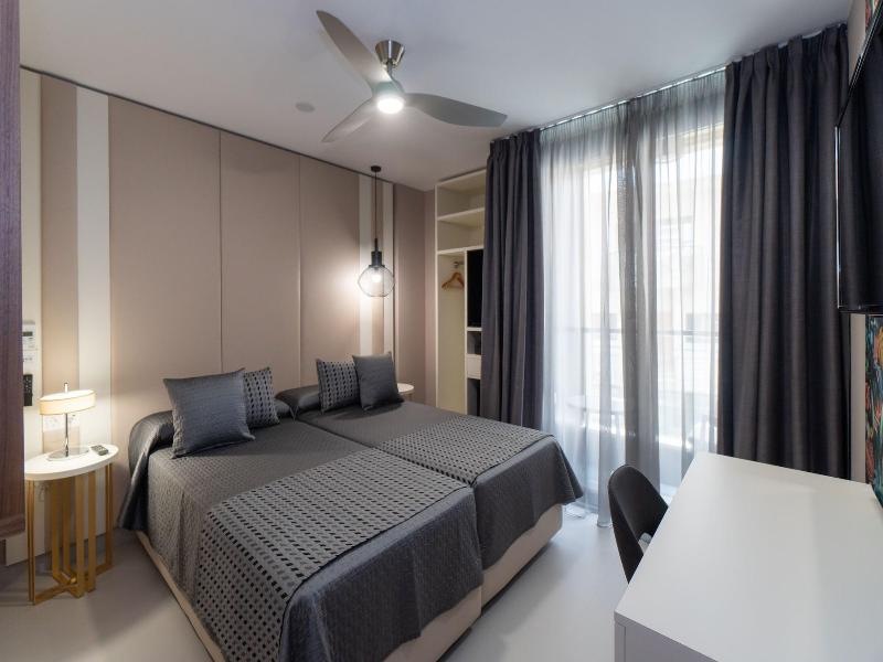 Hotel Perla Del Sur image