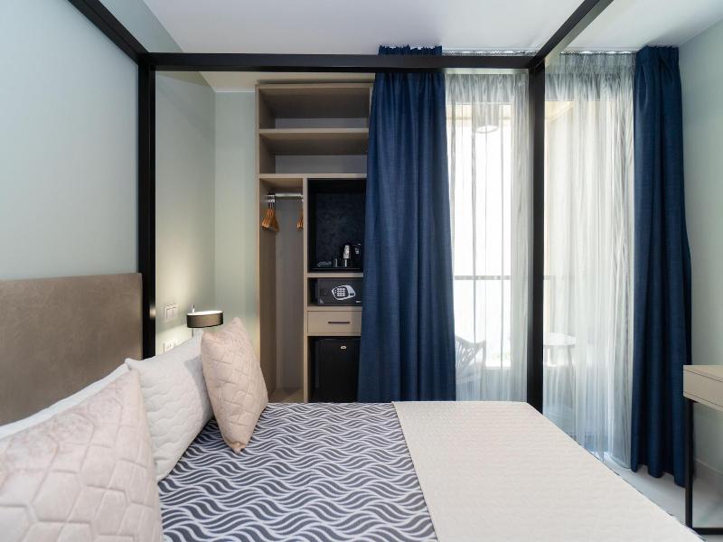 Hotel Perla Del Sur image