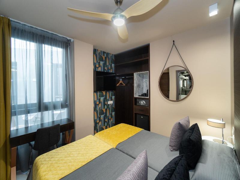 Hotel Perla Del Sur image