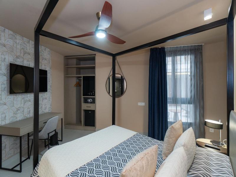 Hotel Perla Del Sur image